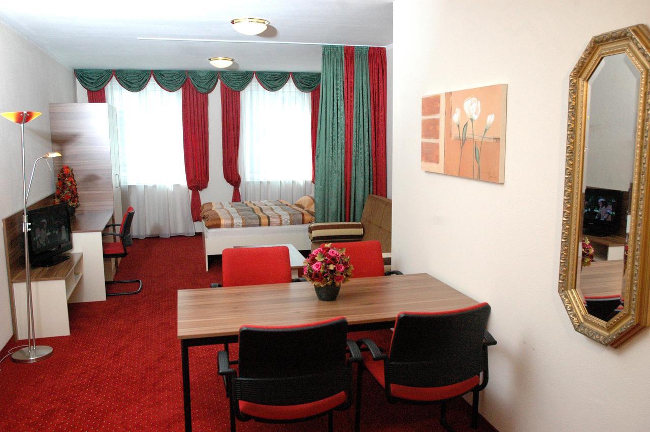 Hotel Garni Daniela Urich Schwanenstadt Екстер'єр фото